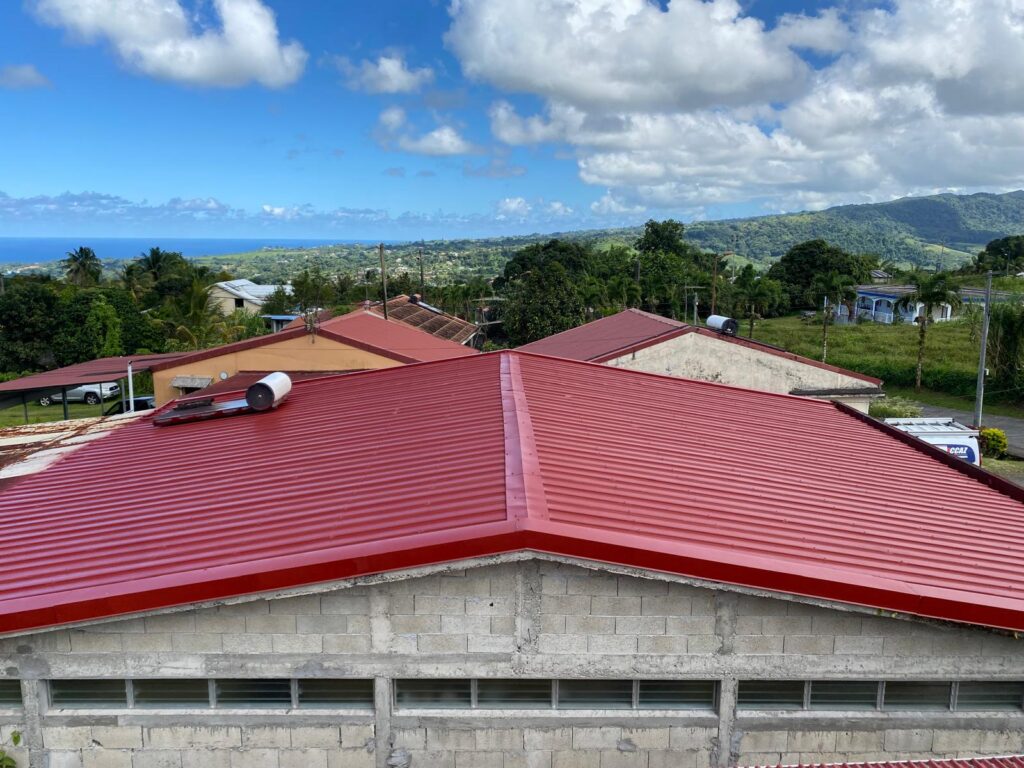 Exemple de traitement de toiture en bois à Tahiti — service proposé à Arue — vue 3